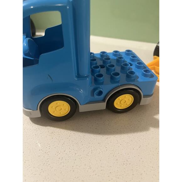 Lego Duplo Blue Truck Cab Flat Bed Toy Vehicle Grey Base Hitch Semi Replacement - Picture 3 of 3